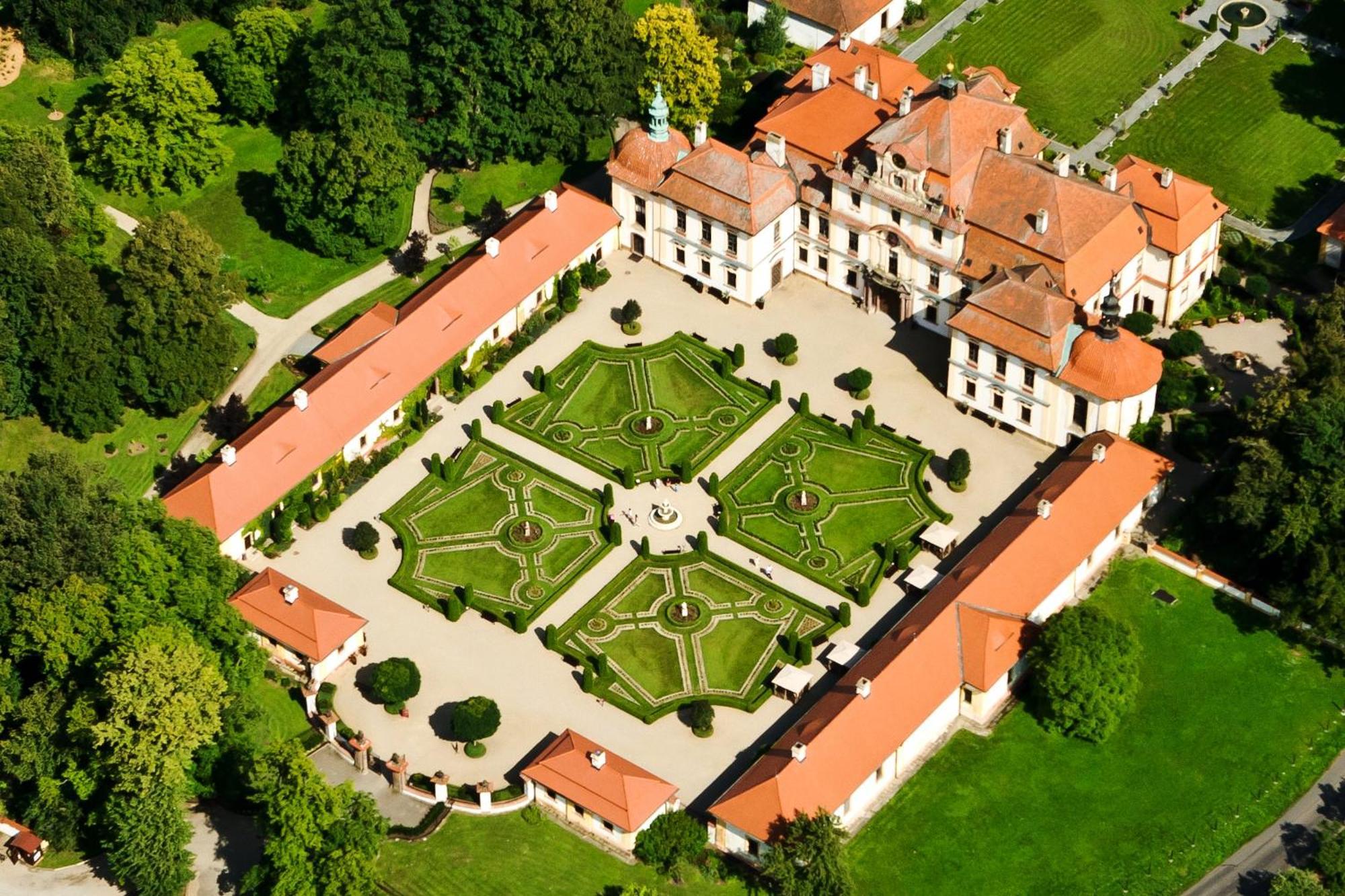 Ferienwohnung Zamek Jemniste Postupice Exterior foto